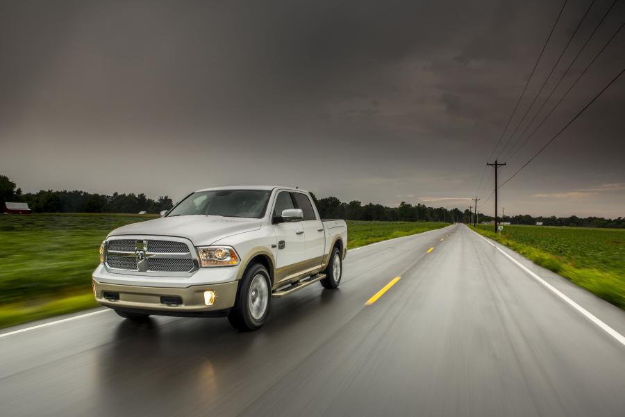  Dodge Ram 1500 Laramie Longhorn Crew Cab 2013 года  (фото 18 из 24)